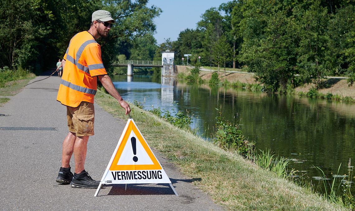Vermessungsarbeiten am Sossenheimer Wehr